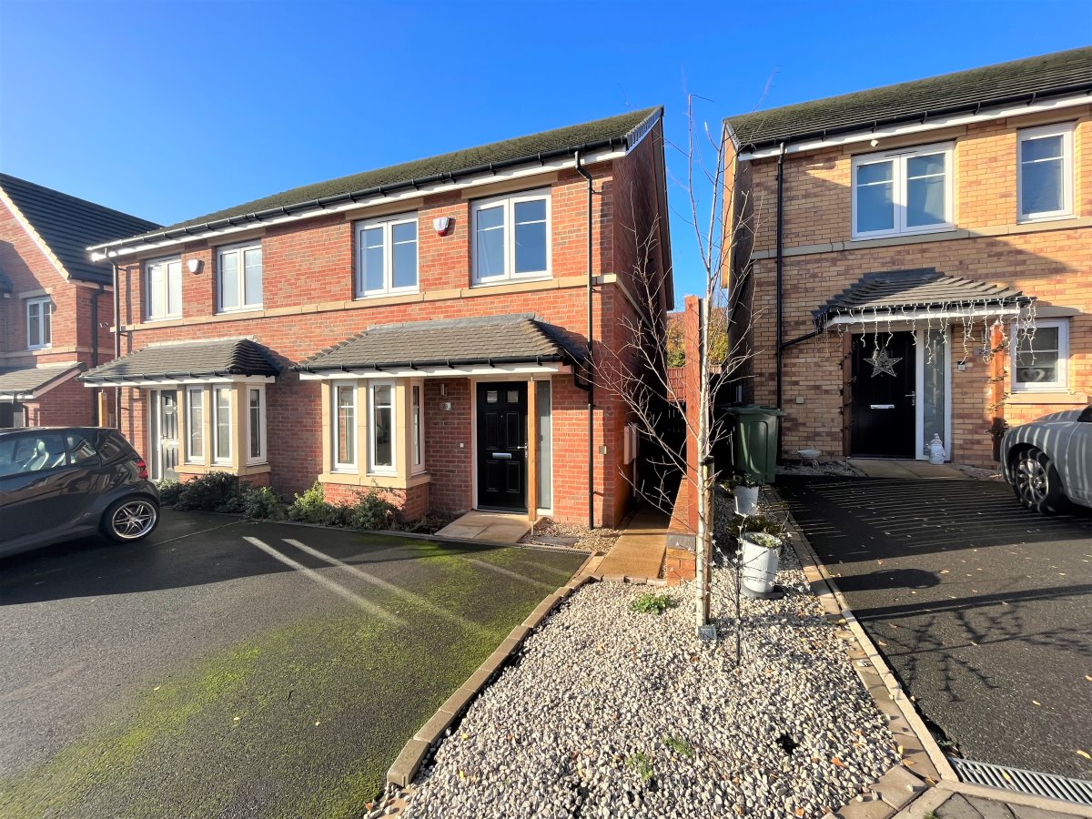 28 Harrison Close Wakefield  WF1 3FE image 0