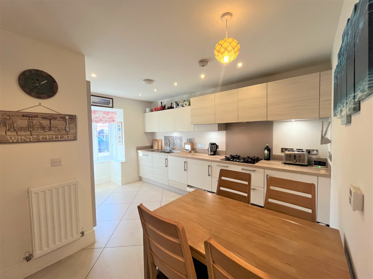 28 Harrison Close Wakefield  WF1 3FE image 1