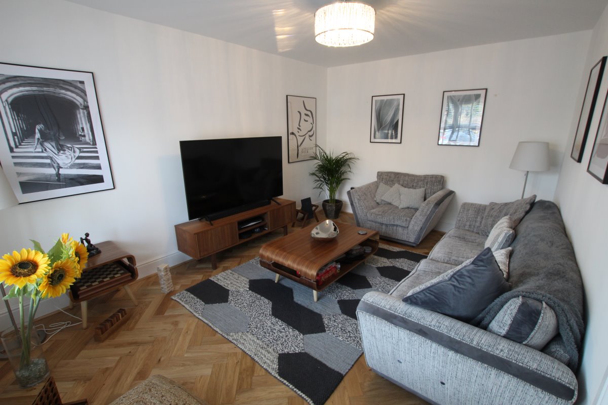 Room 1, 5 Cartwright Drive Wakefield  WF1 3FG image 1
