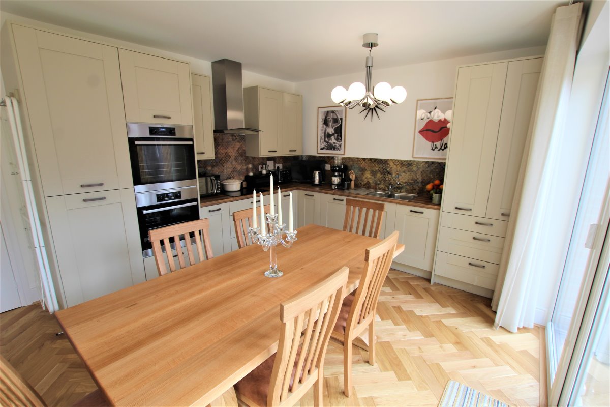 Room 1, 5 Cartwright Drive Wakefield  WF1 3FG image 2