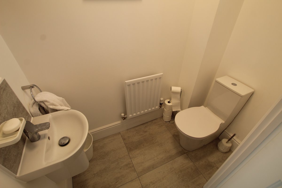 Room 1, 5 Cartwright Drive Wakefield  WF1 3FG image 8