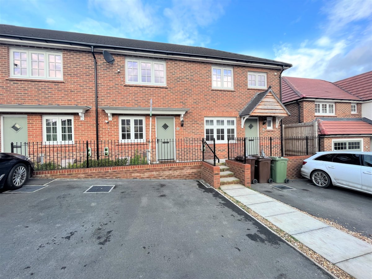 35 Blackwell Crescent Wakefield  WF1 4FZ image 0