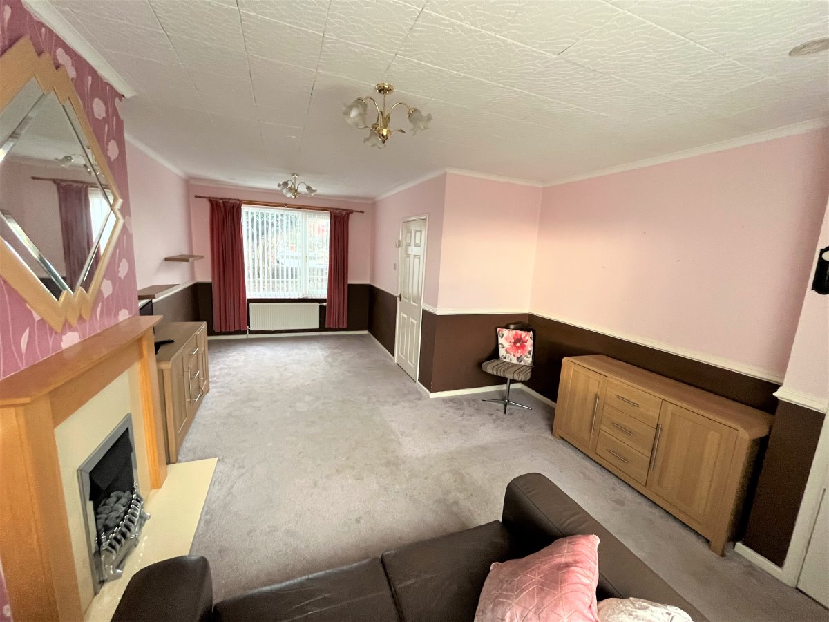 8 Jubilee Crescent Outwood Wakefield WF1 3DS image 2