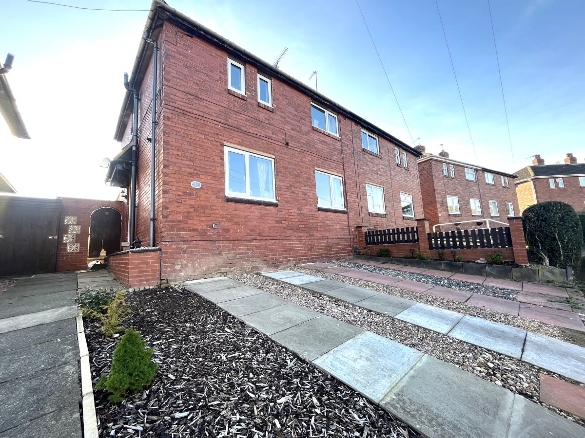 37 Queens Drive Wrenthorpe Wakefield WF2 0PY image 0