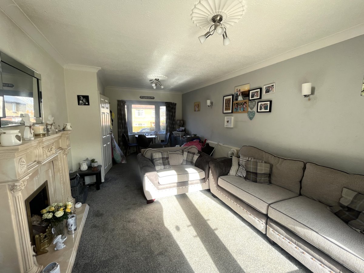 50 Langdale Drive Wakefield  WF2 9EW image 2