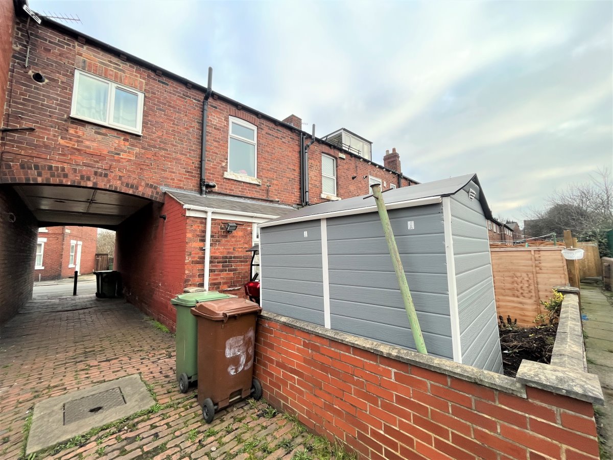 53 Manor Road Wakefield  WF2 8DD image 1