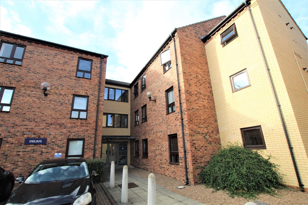 18 Delius Woodlands Village Wakefield WF1 5LR image 0