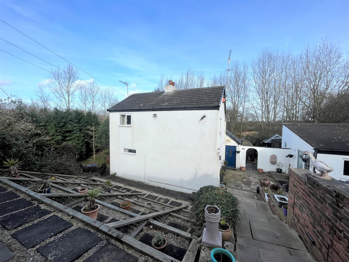 11 Goosehill Cattery, Goosehill Lane Wakefield  WF6 2JB image 0