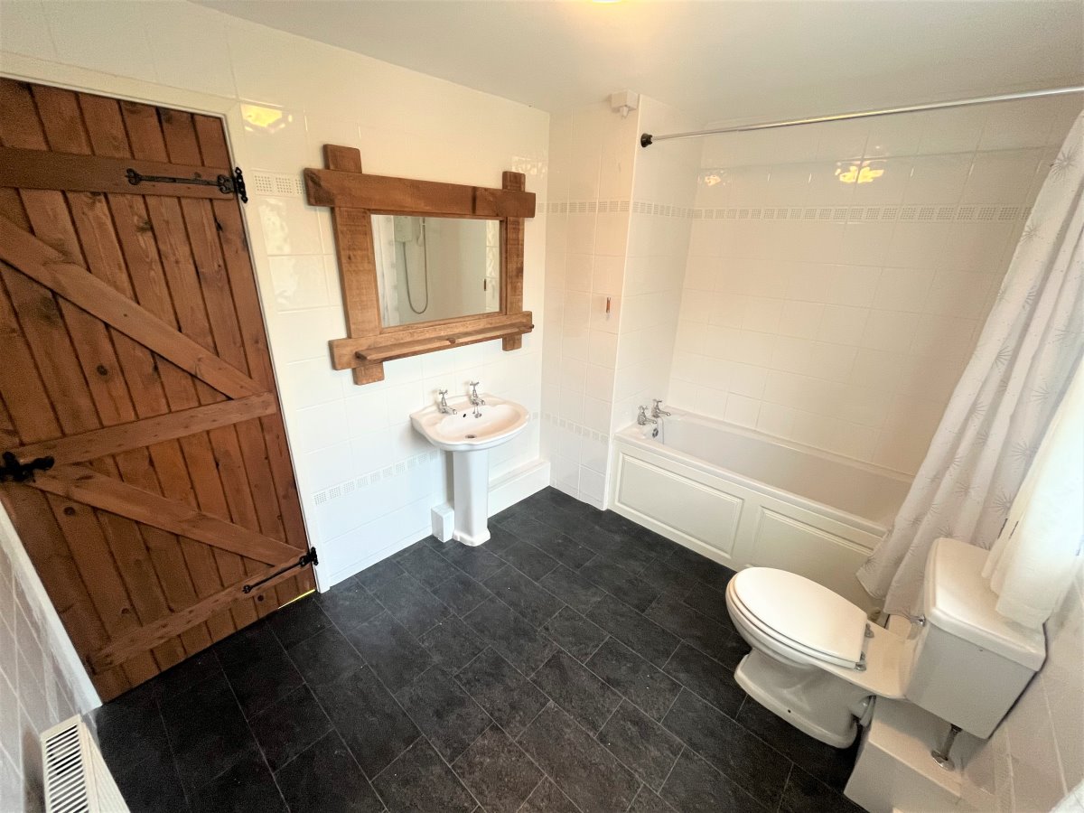 11 Goosehill Cattery, Goosehill Lane Wakefield  WF6 2JB image 24
