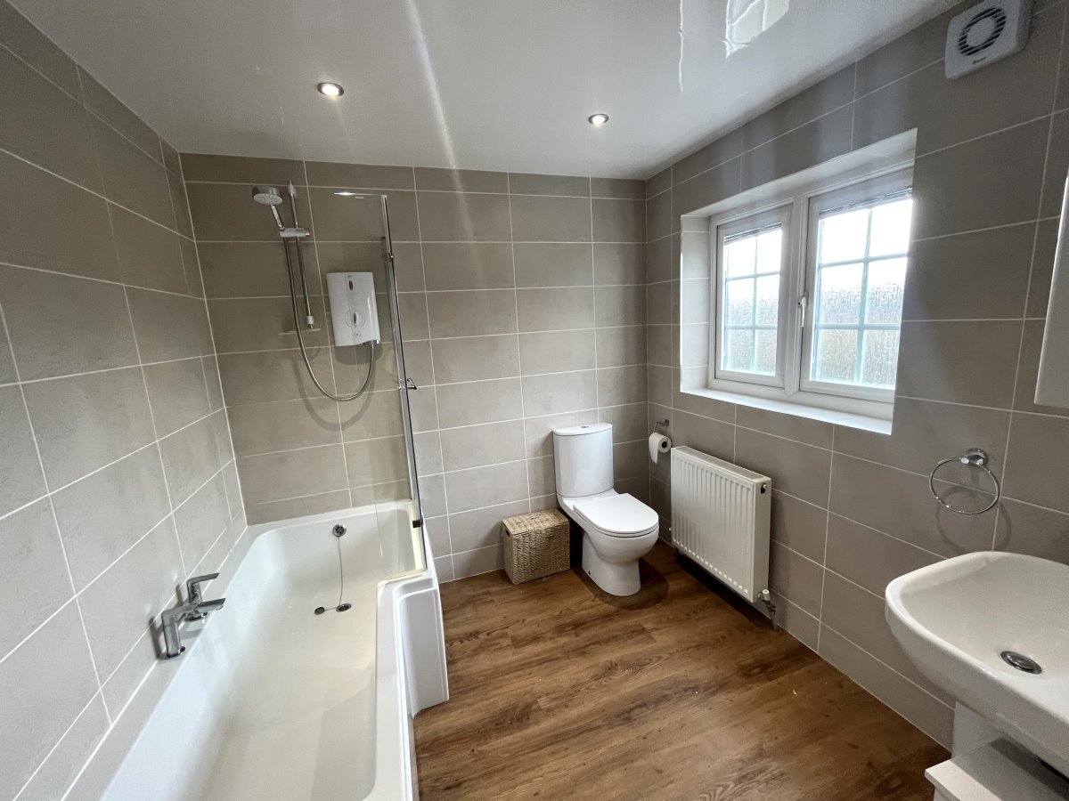 28 Roger Drive Wakefield  WF2 7NE image 14