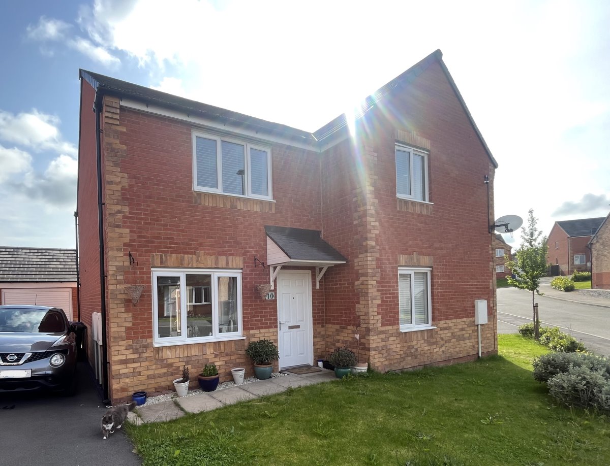 10 Priory Park Close Barnsley South Yorkshire S71 5FU image 0