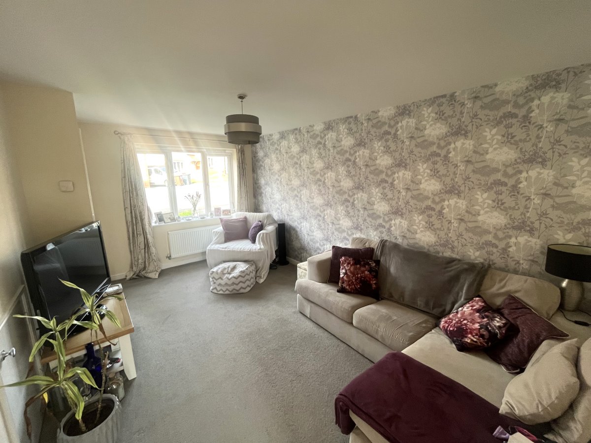 10 Priory Park Close Barnsley South Yorkshire S71 5FU image 1