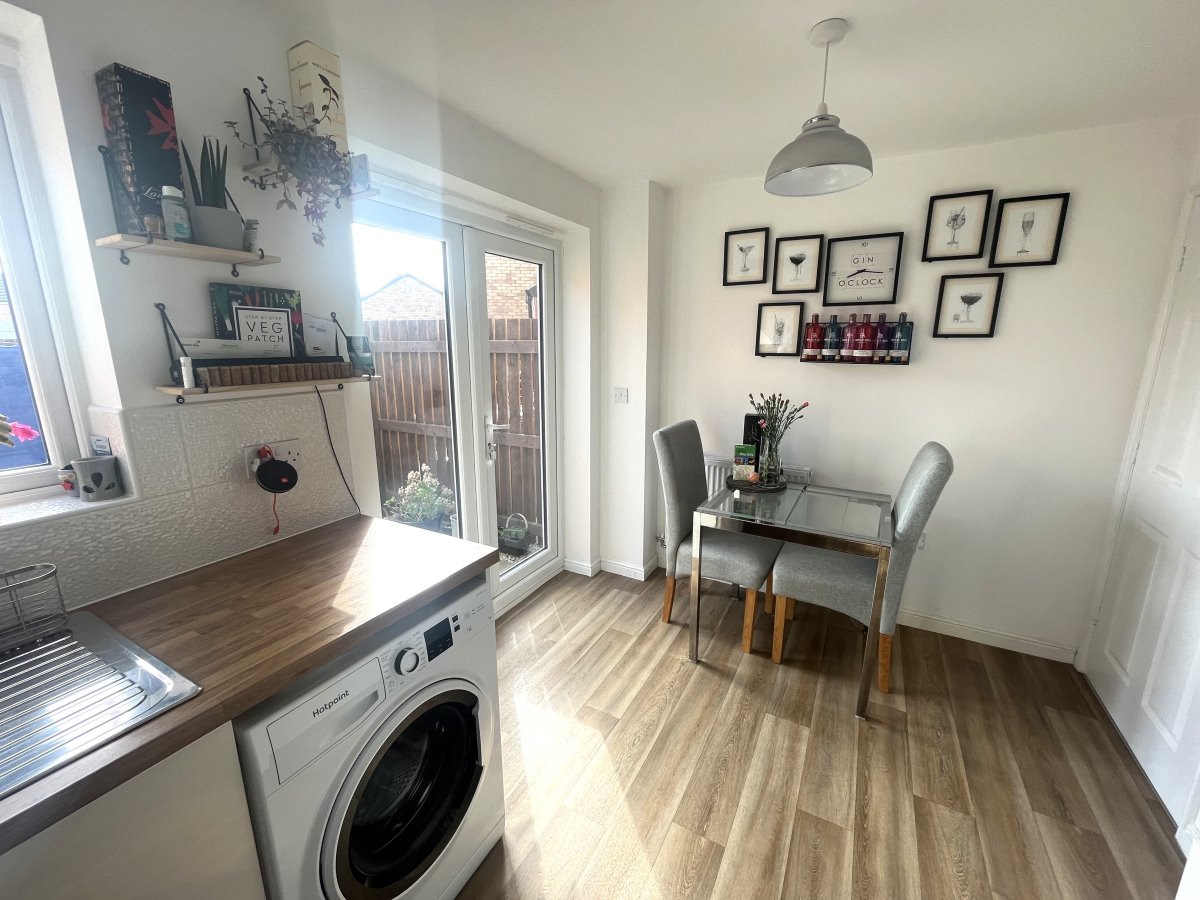 10 Priory Park Close Barnsley South Yorkshire S71 5FU image 4