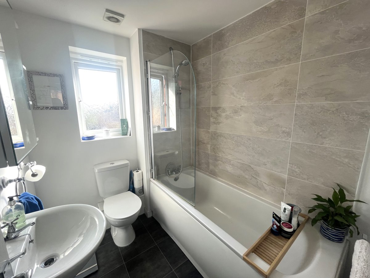 10 Priory Park Close Barnsley South Yorkshire S71 5FU image 7