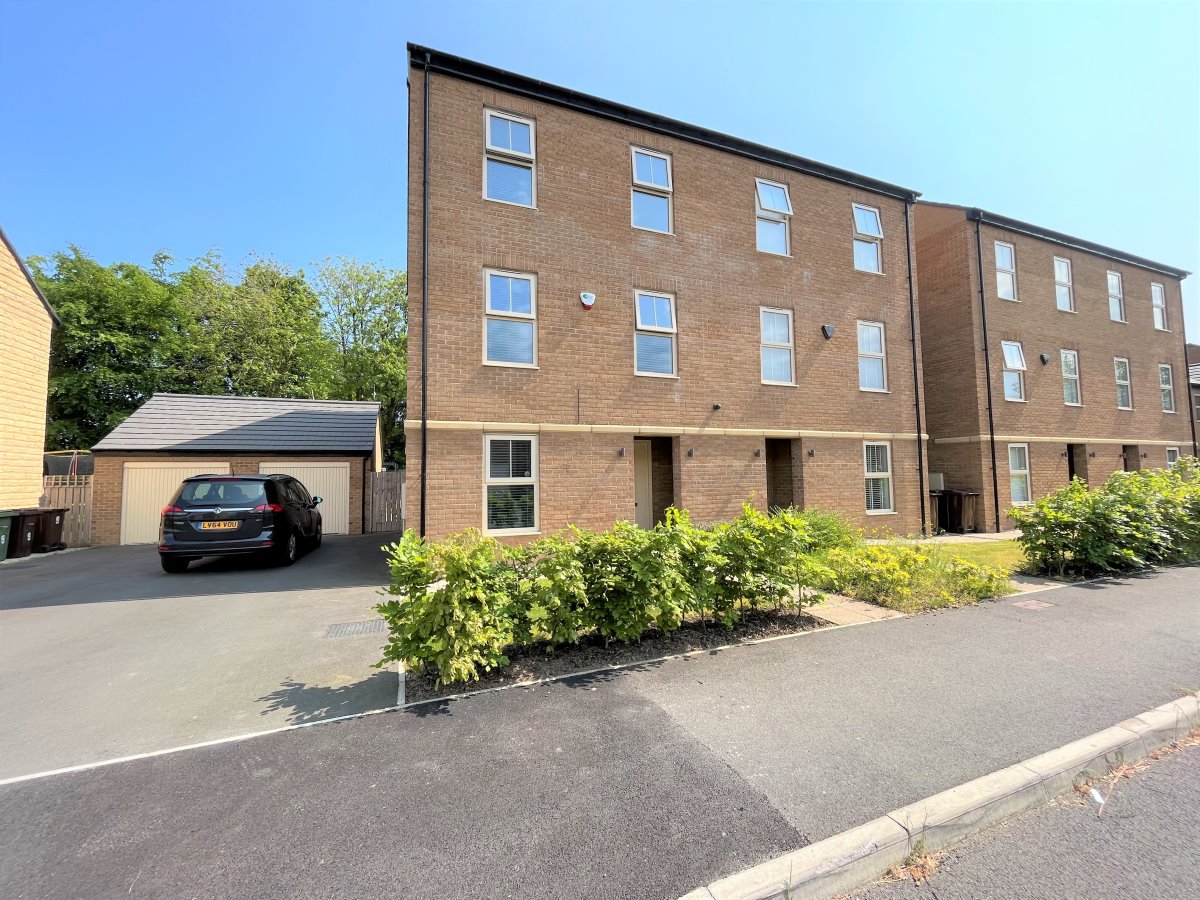 11 Lancaster Avenue Wakefield  WF1 2ZG image 0
