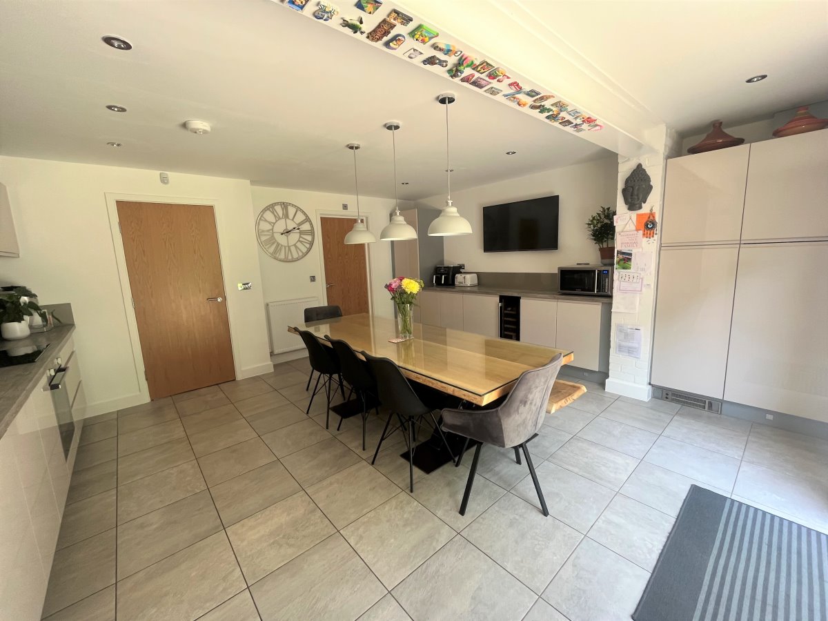 11 Lancaster Avenue Wakefield  WF1 2ZG image 2