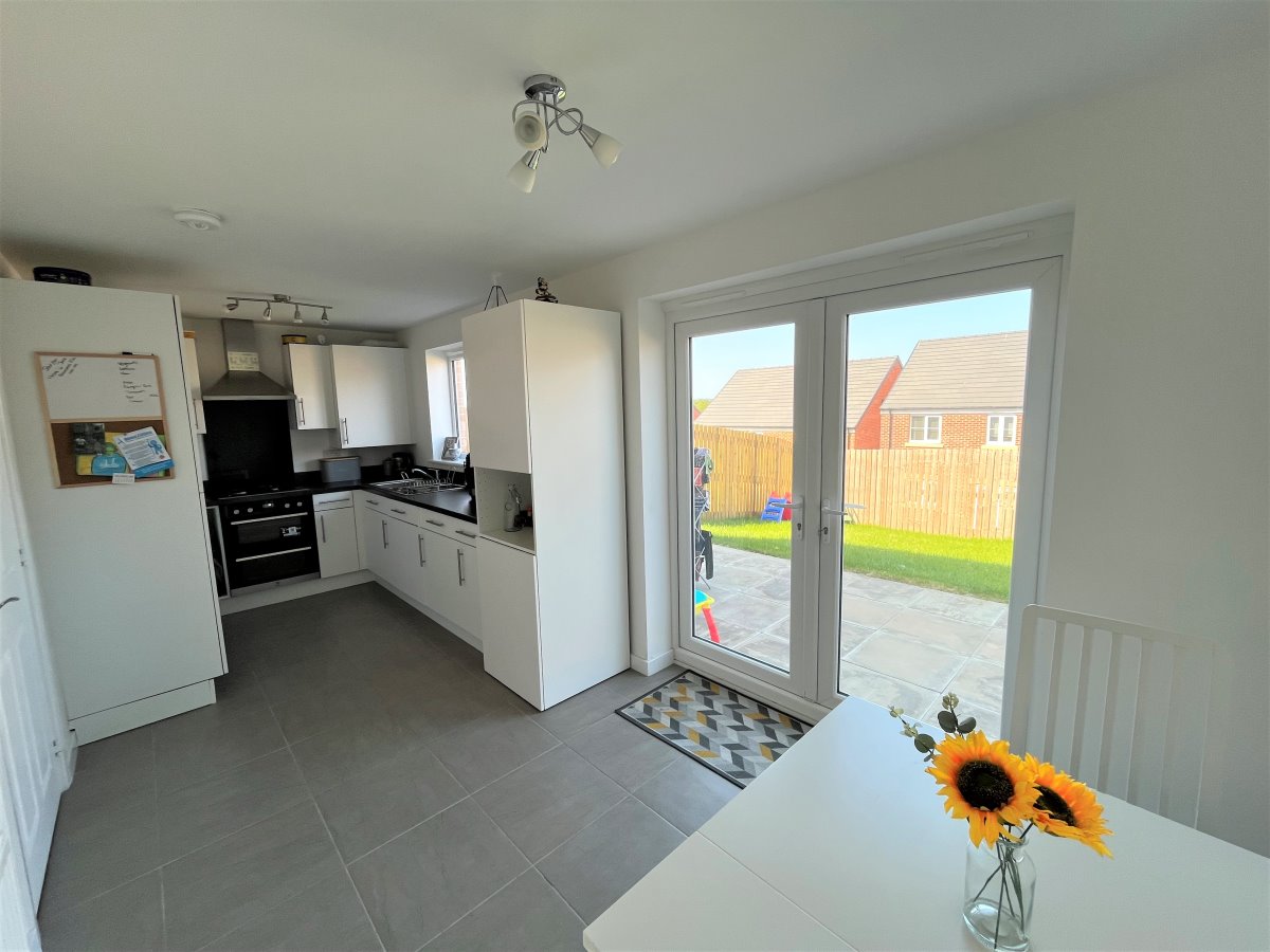14 Sintering Close Wakefield  WF1 2GU image 1