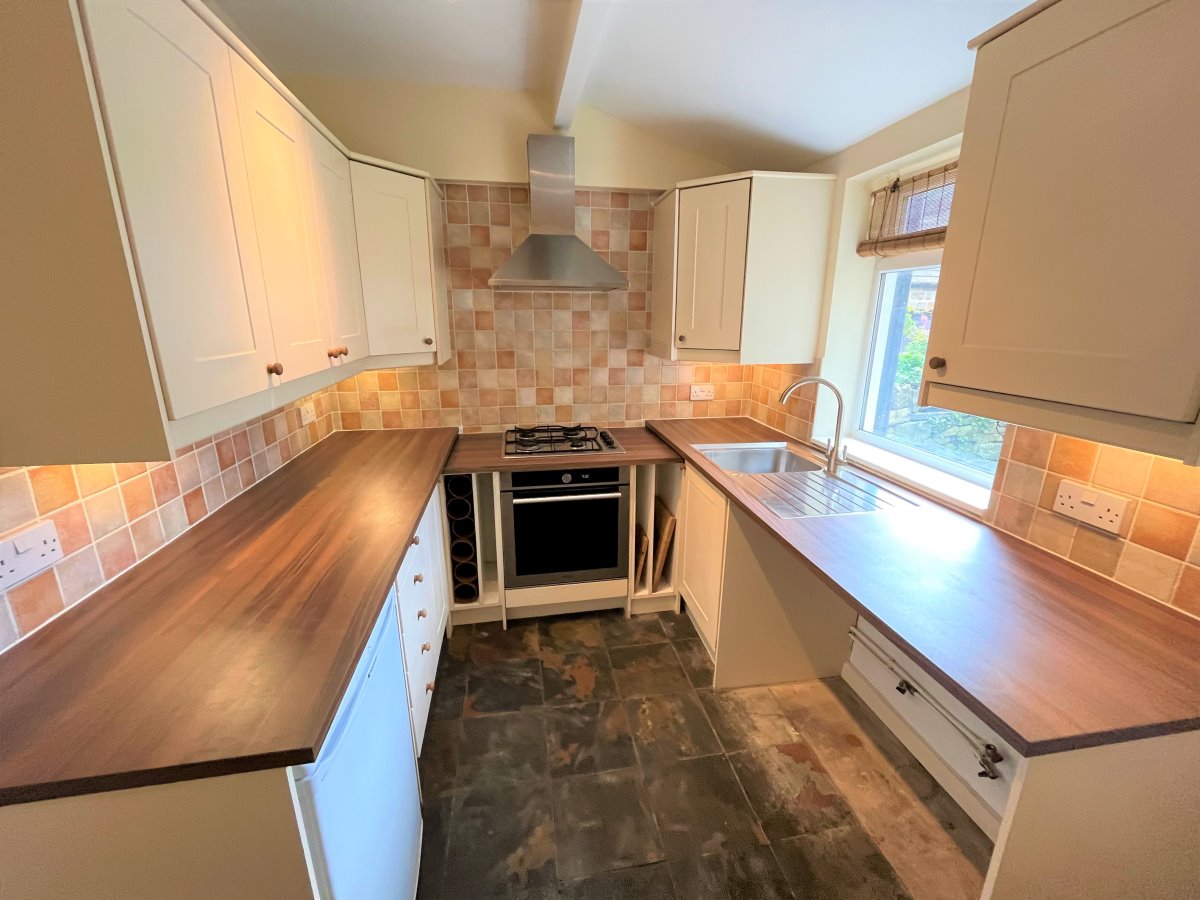 15 Clough Gate Grange Moor Wakefield WF4 4ET image 2