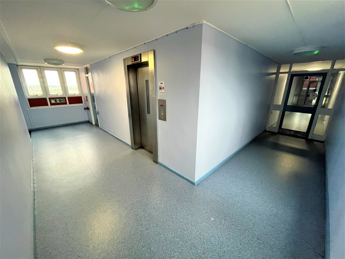 77 St Michaels House Thornes Wakefield WF2 8TR image 10
