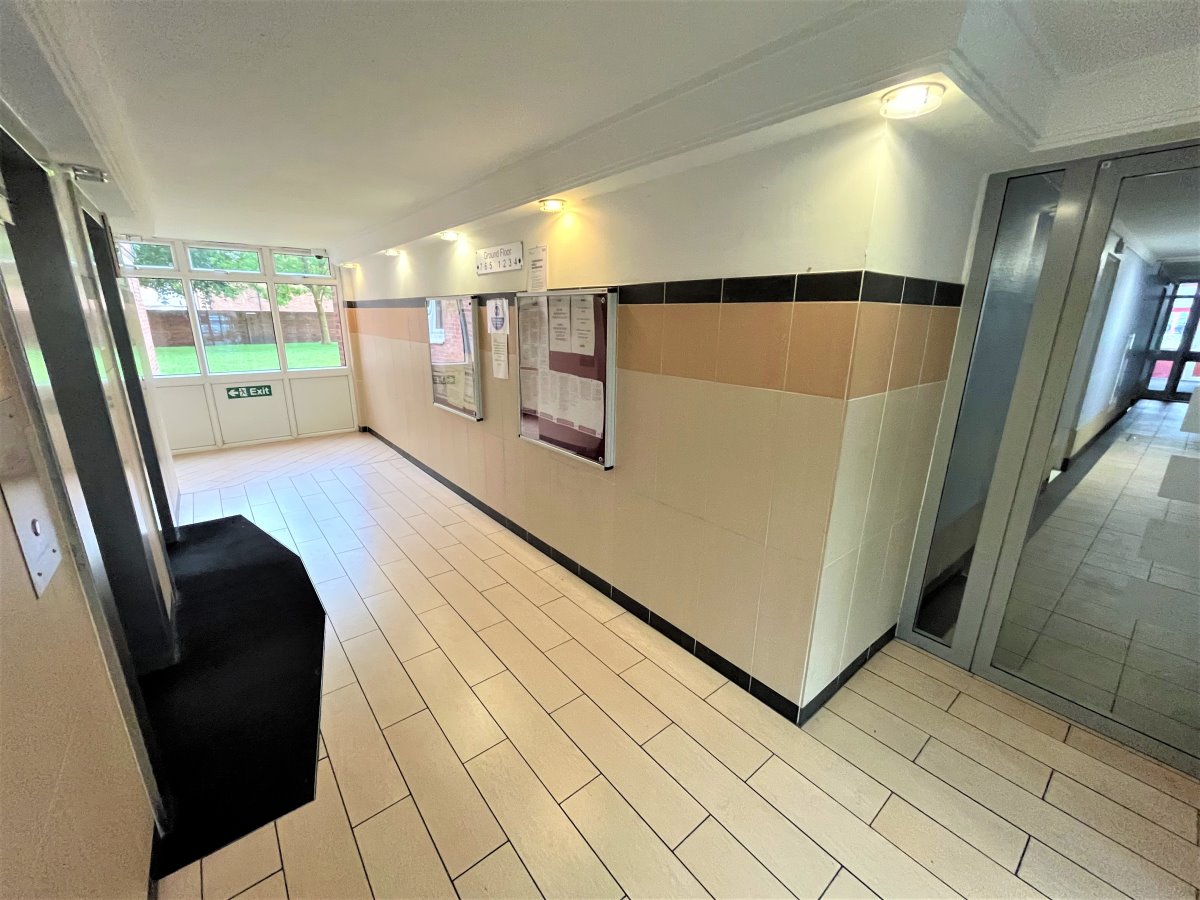 77 St Michaels House Thornes Wakefield WF2 8TR image 11
