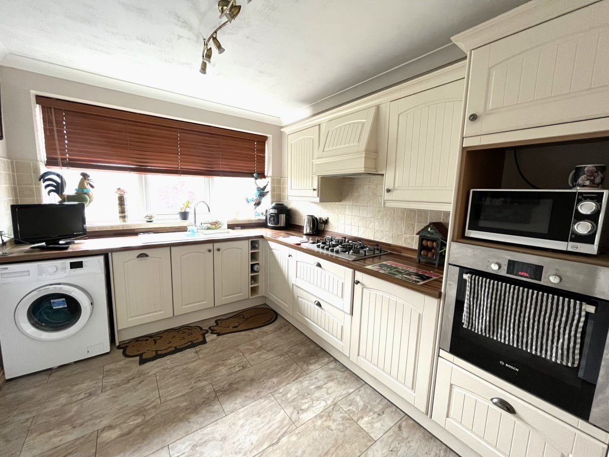 51 Edward Drive Outwood Wakefield WF1 2LN image 2