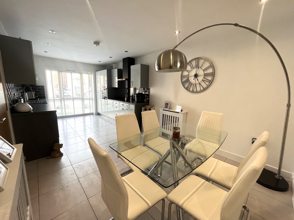 34 Lancaster Avenue Wakefield  WF1 2ZG image 1