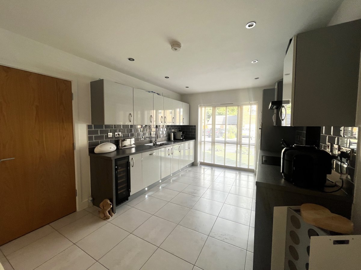 34 Lancaster Avenue Wakefield  WF1 2ZG image 3