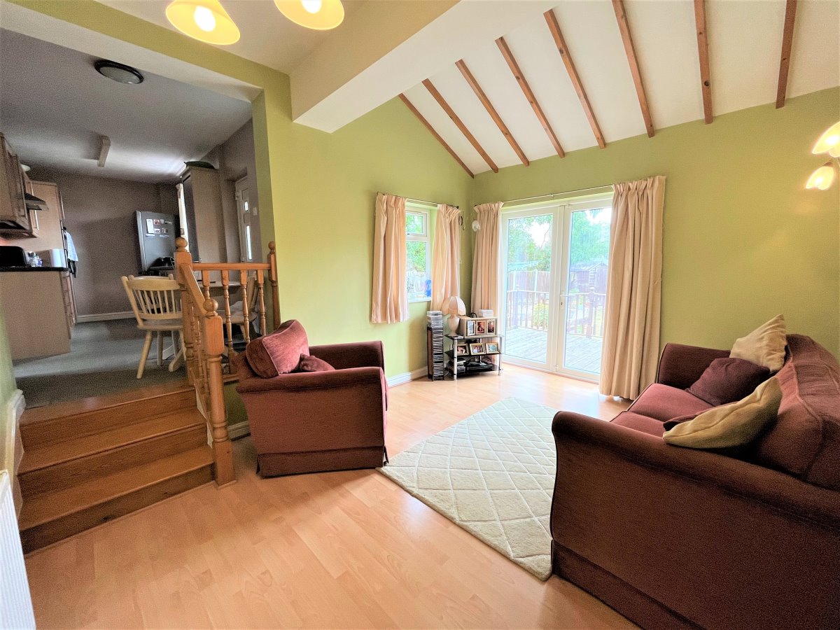 22 Pinewood Avenue Wakefield  WF2 9JR image 2