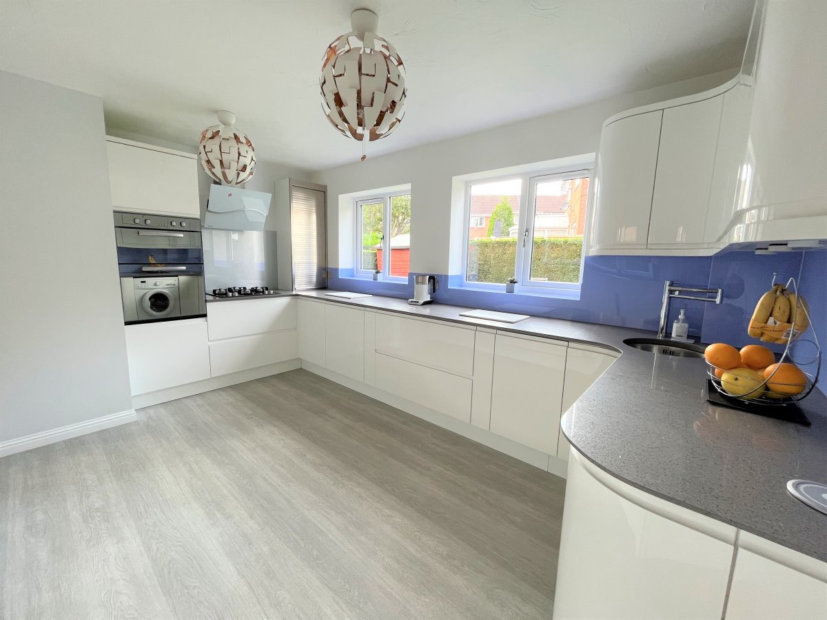2 Airedale Heights Wakefield  WF2 8YF image 1