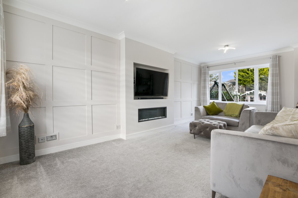 2 Churchill Grove Wakefield  WF2 6RG image 9