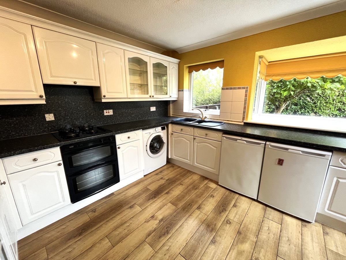 9 Turn O the Nook Ossett  WF5 8HA image 1