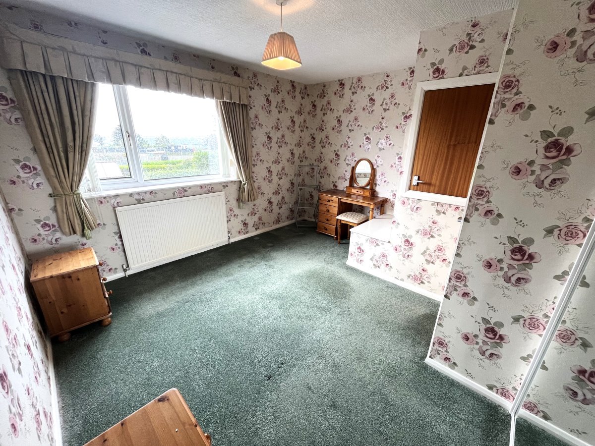 9 Turn O the Nook Ossett  WF5 8HA image 6