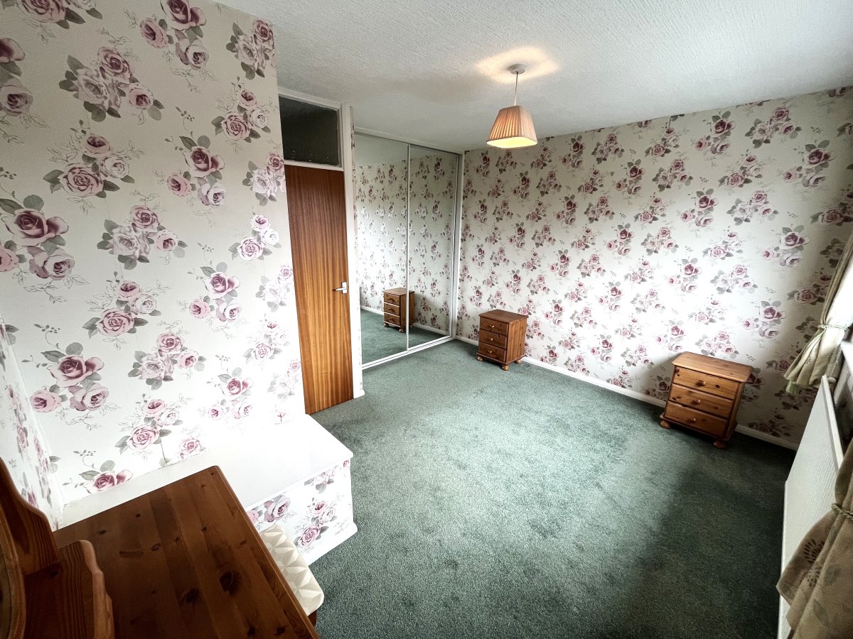9 Turn O the Nook Ossett  WF5 8HA image 7