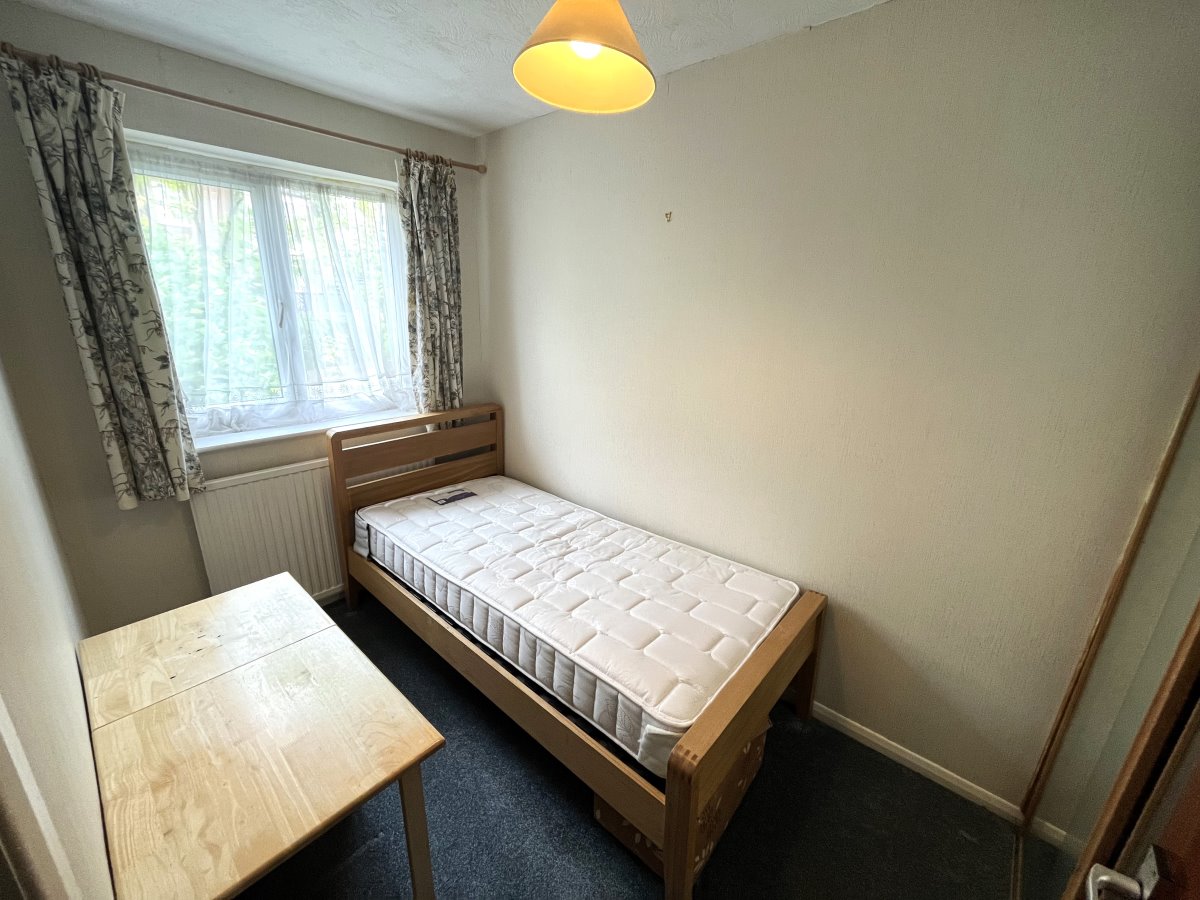 9 Turn O the Nook Ossett  WF5 8HA image 8