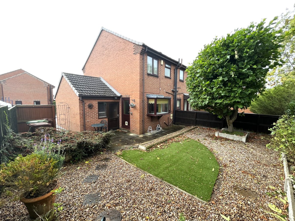 9 Turn O the Nook Ossett  WF5 8HA image 10