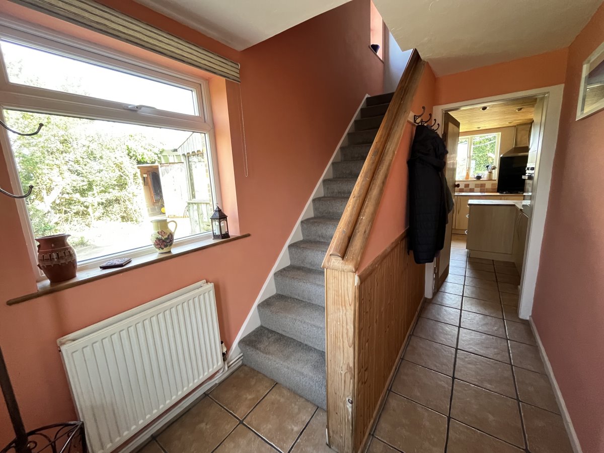 32 Back Lane Grange Moor Wakefield WF4 4EJ image 10