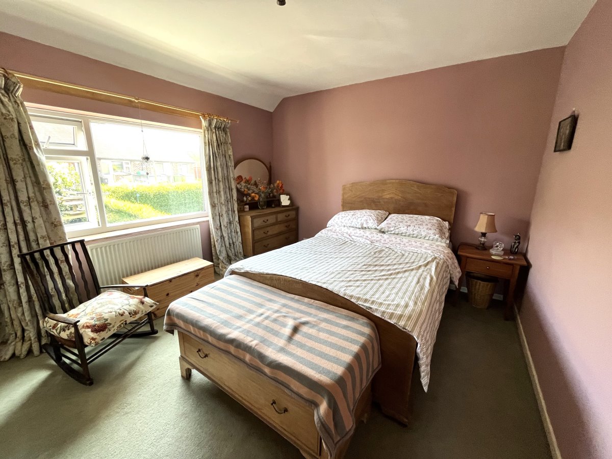 32 Back Lane Grange Moor Wakefield WF4 4EJ image 15