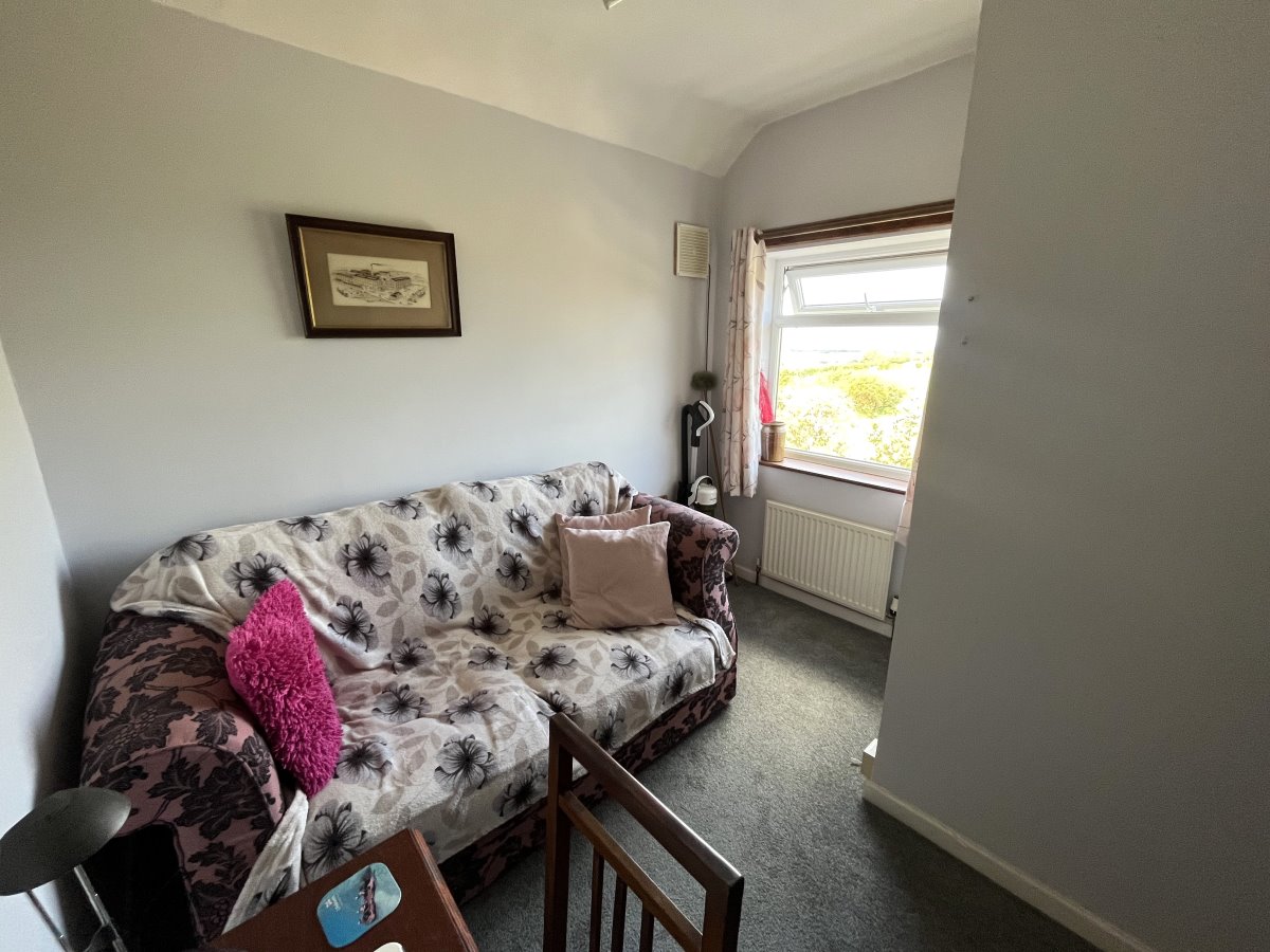 32 Back Lane Grange Moor Wakefield WF4 4EJ image 17