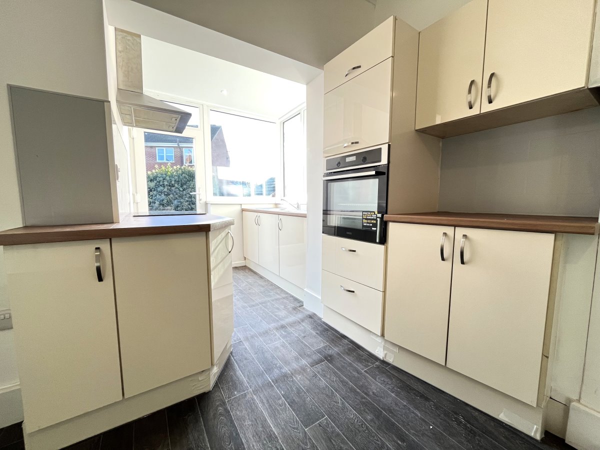 21 Lee Moor Road Stanley Wakefield WF3 4EF image 2