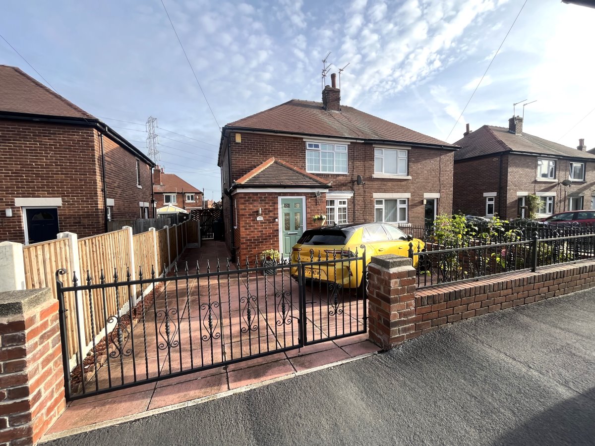 52 Church Lane Wakefield  WF1 2JT image 0