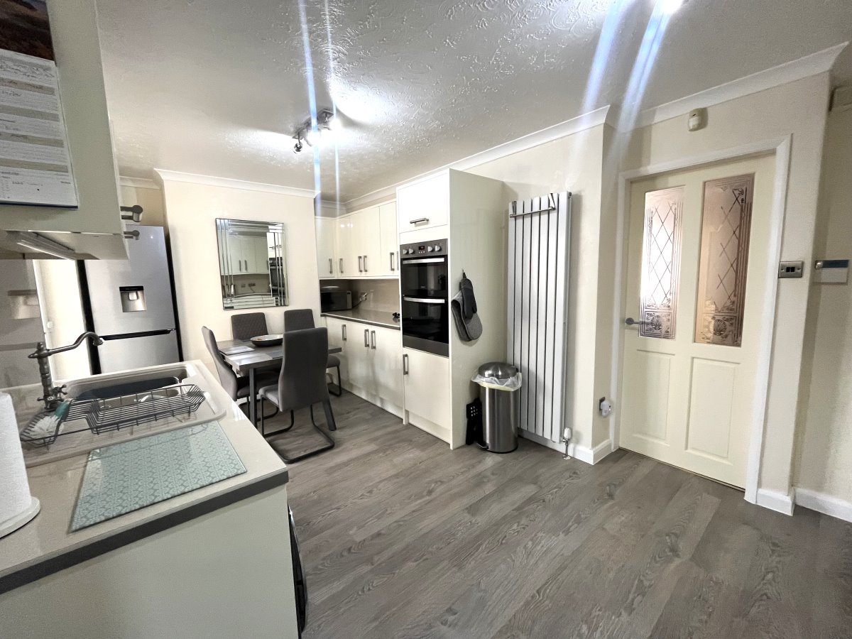 52 Church Lane Wakefield  WF1 2JT image 2