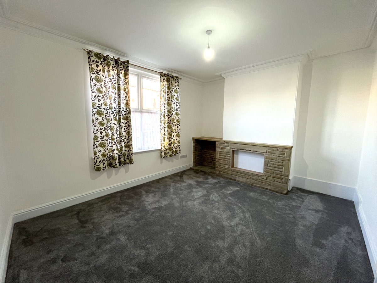 20 Buxton Place Wakefield  WF1 3JQ image 2