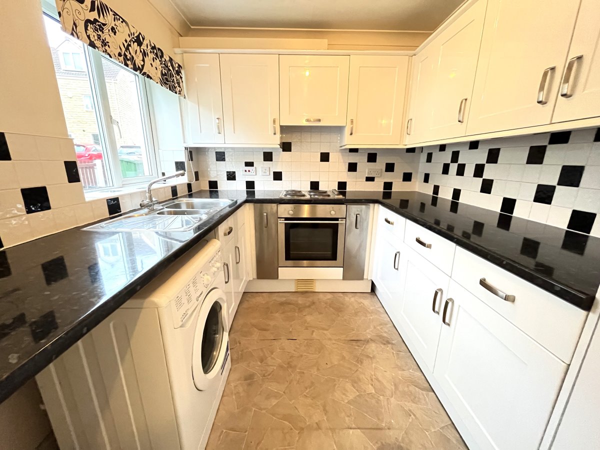 2 Fargate Close South Kirkby Pontefract WF9 3LJ image 2