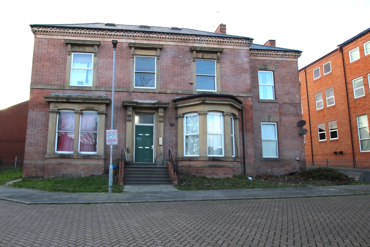 82 Albion Street Wakefield  WF1 3LR image 0