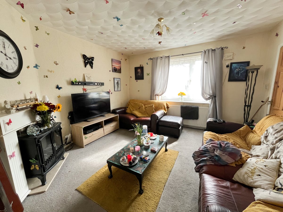 206 Wath Road Brampton Barnsley S73 0XD image 3