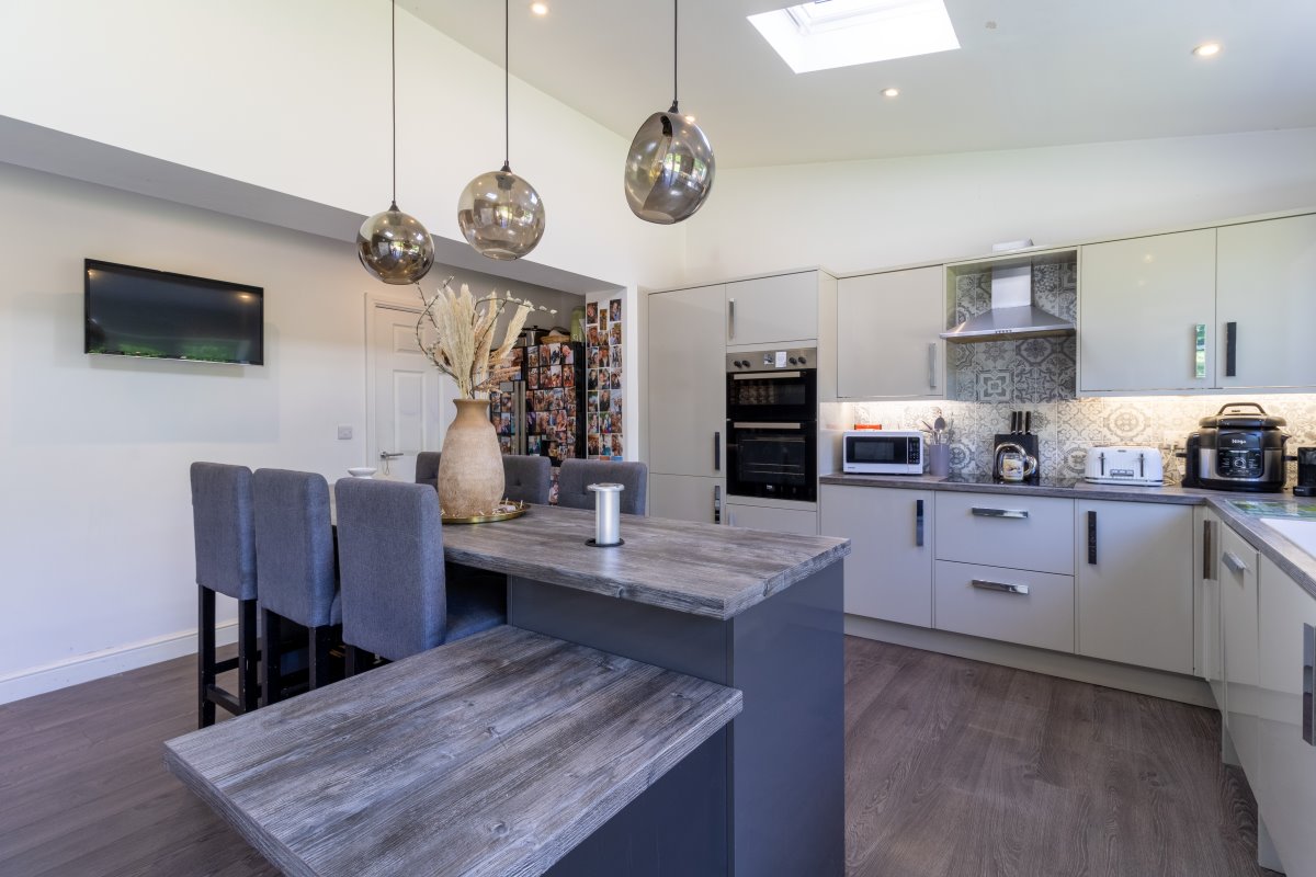 23 Roman Road Darton Barnsley S75 5DG image 1