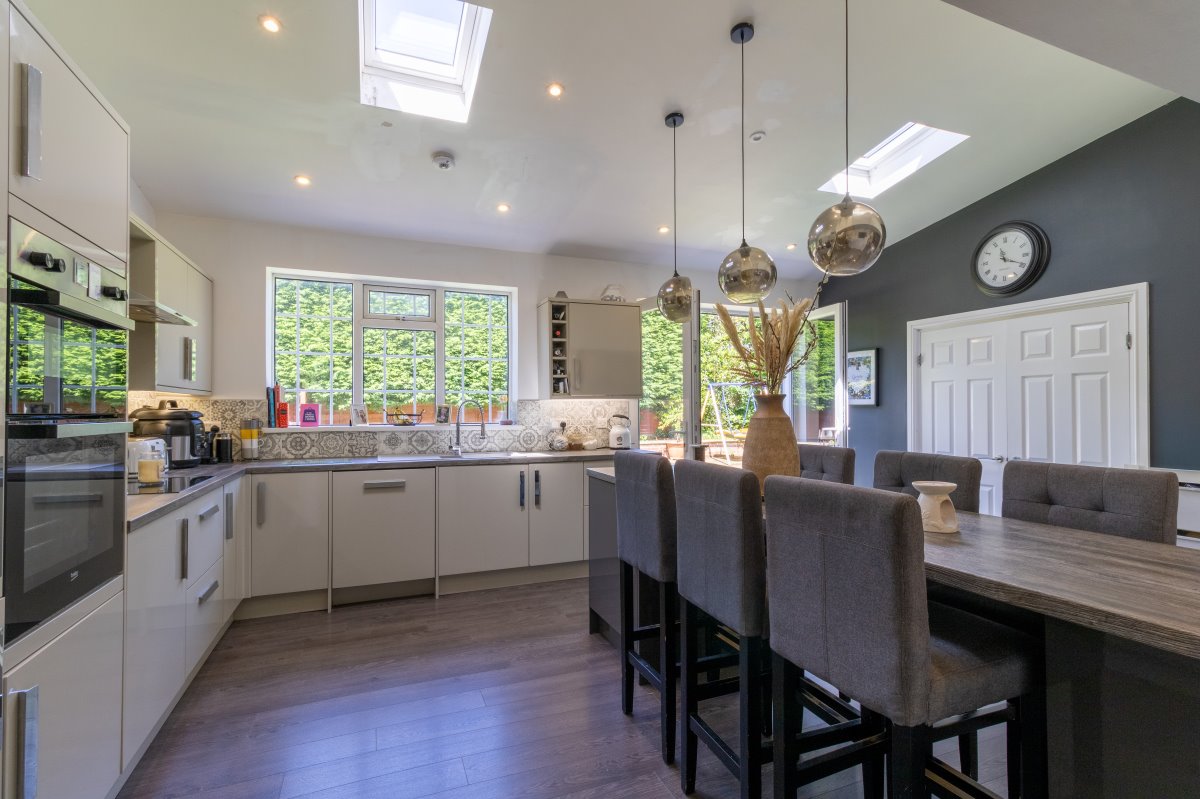 23 Roman Road Darton Barnsley S75 5DG image 3
