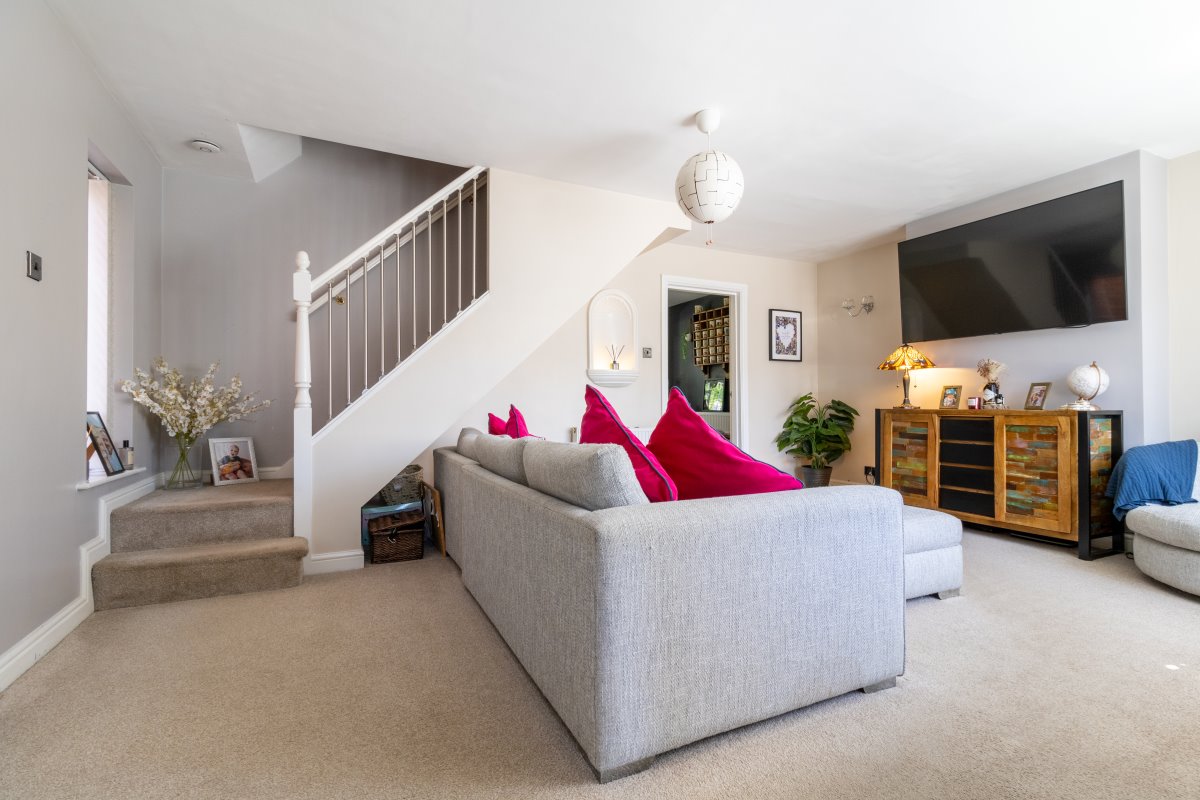 23 Roman Road Darton Barnsley S75 5DG image 4