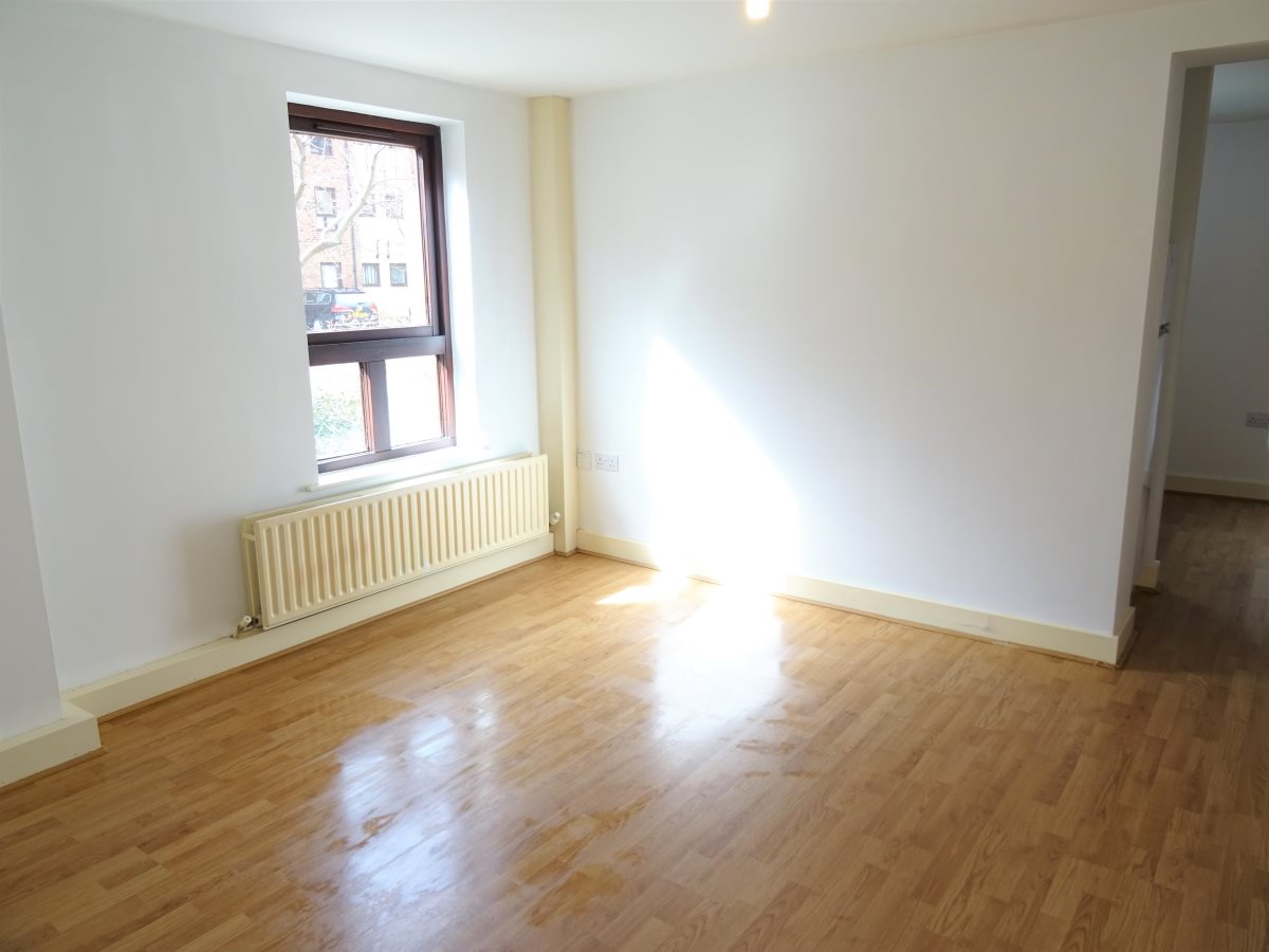 16 Hepworth Woodlands Village Wakefield WF1 5JQ image 2