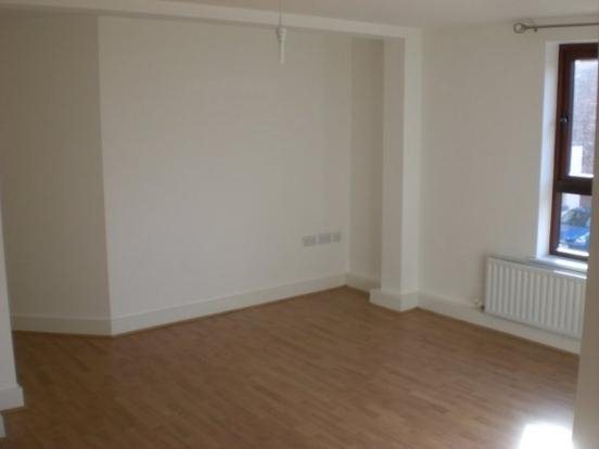 12 Moore Woodlands Village Wakefield WF1 5NH image 2
